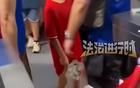 警方通报“穿武磊国家队球衣小球迷遭申花球迷围攻”：华某某（男，36岁）、金某某（男，41岁）、殷某某（男，51岁）因寻衅滋事被行拘